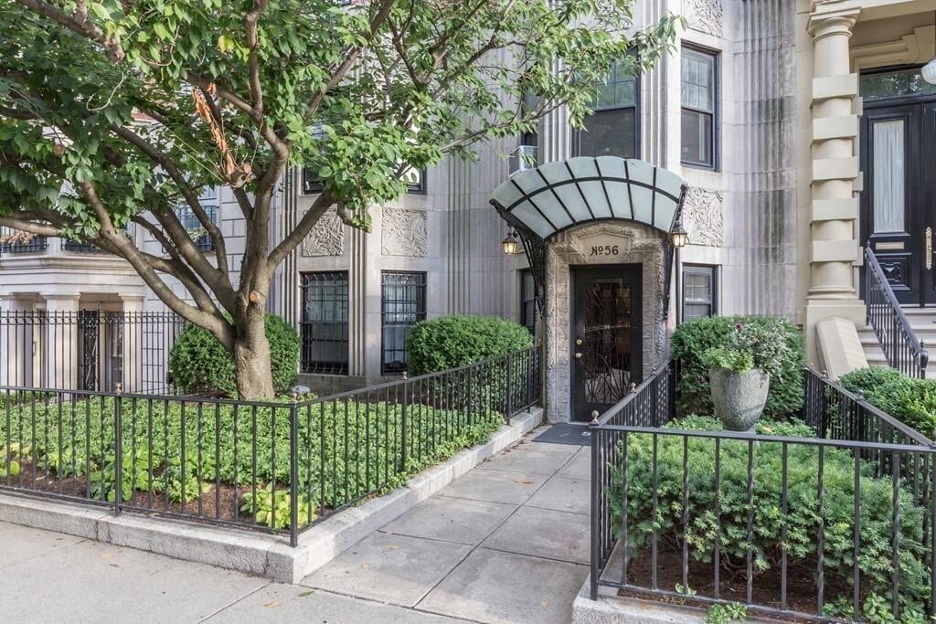 56 Commonwealth Ave in Boston, MA - Building Photo
