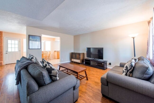 property at 7421 Volunteer St NE