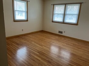 307 Kingsbury St in Gayville, SD - Building Photo - Building Photo