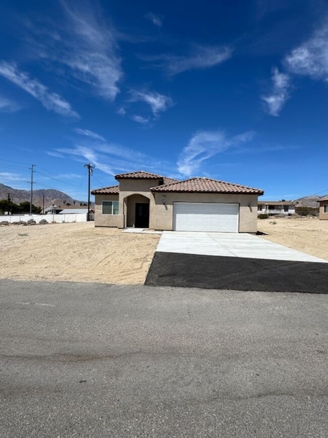 13485 Mesquite Rd in Whitewater, CA - Building Photo - Building Photo