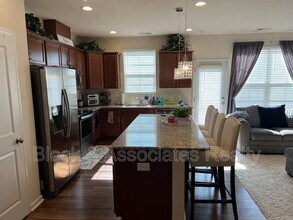 805 New Derby Ln in Apex, NC - Building Photo - Building Photo