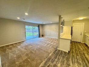 435 SW Devon Ln in Beaverton, OR - Building Photo - Building Photo