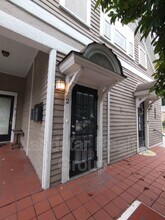 2127 Grinstead Dr in Louisville, KY - Building Photo - Building Photo