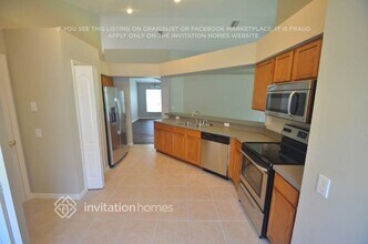 12608 Kings Lake Dr in Gibsonton, FL - Building Photo - Building Photo
