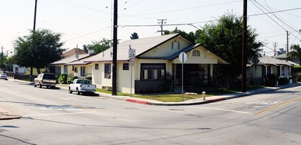 7915 Salt Lake Ave in Huntington Park, CA - Foto de edificio - Building Photo