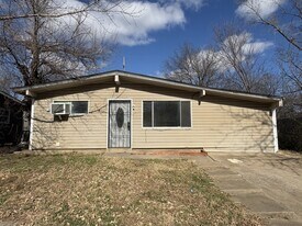 2821 E 40th Pl N in Tulsa, OK - Building Photo