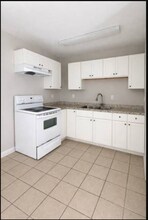 1000 Transmitter Rd, Unit A in Panama City, FL - Building Photo - Building Photo