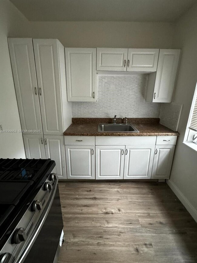 property at 541 SW 7th St