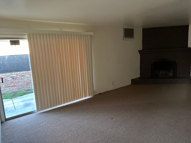 2102 College Ave in Modesto, CA - Building Photo - Building Photo