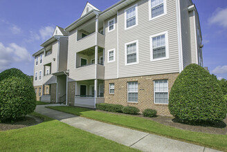 Tallwood Apartments in Virginia Beach, VA - Foto de edificio - Building Photo