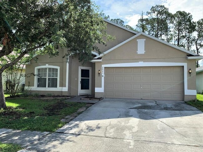 property at 2021 Palmetto Pine Ln