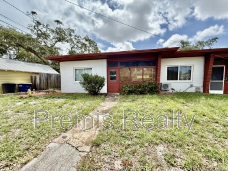 105 N Lincoln Ave in Clearwater, FL - Building Photo