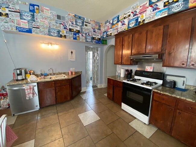 property at 1263 W Cary St