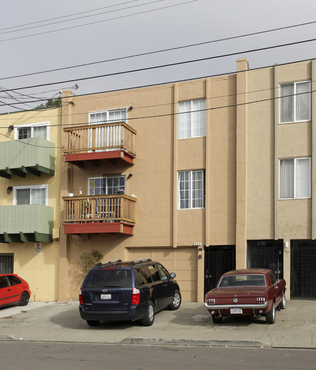 661 Linden St in Daly City, CA - Foto de edificio