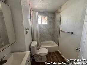 7626 Muleshoe Ln in San Antonio, TX - Building Photo - Building Photo