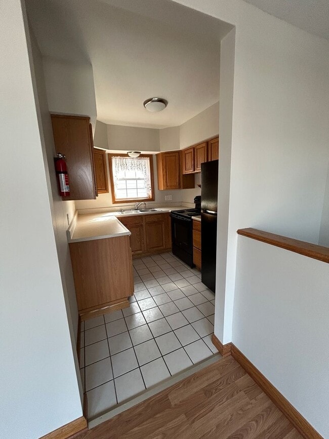 102 Parade St in Erie, PA - Foto de edificio - Building Photo