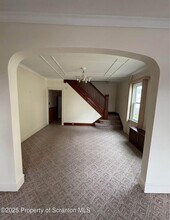 1444 Thackery St in Scranton, PA - Foto de edificio - Building Photo