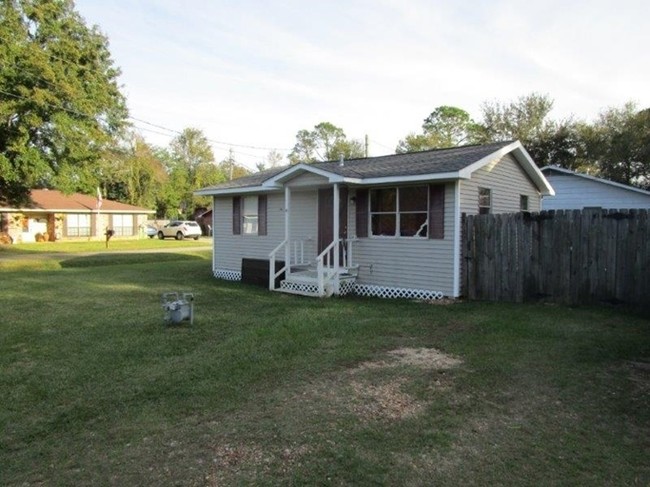 1207 Iris St in Long Beach, MS - Building Photo - Building Photo