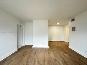 2822 Van Buren St in Hollywood, FL - Building Photo - Building Photo