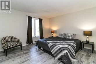 4 Trafalgar Rd in Collingwood, ON - Building Photo - Building Photo