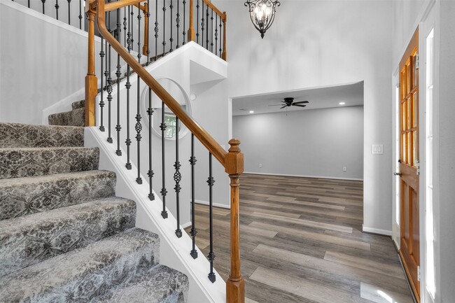 property at 106 N Rushwing Cir