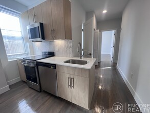 111 Park Dr in Boston, MA - Building Photo - Building Photo