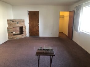 327 Willow St in San Jose, CA - Foto de edificio - Building Photo