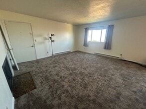 2320 W Foothills Dr in Missoula, MT - Foto de edificio - Building Photo