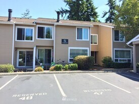 23810 12th Pl S in Des Moines, WA - Building Photo