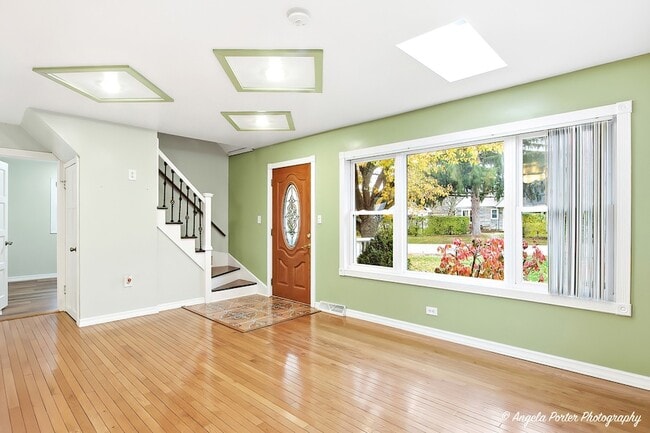 1219 Brentwood Dr in Round Lake Beach, IL - Foto de edificio - Building Photo