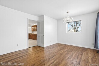 6341 N Charlesworth St in Dearborn Heights, MI - Building Photo - Building Photo