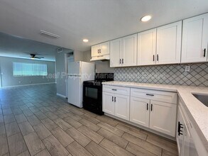 3302 W Loma Ln in Phoenix, AZ - Building Photo - Building Photo