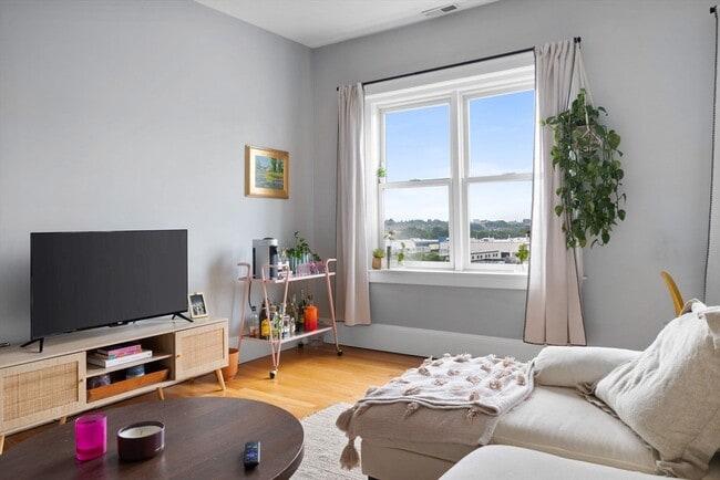 705 Massachusetts Ave in Boston, MA - Foto de edificio - Building Photo