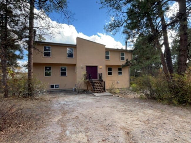 property at 1527 Spg Vly Dr