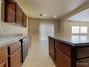 1025 E Oceanwood Ave in North Las Vegas, NV - Building Photo - Building Photo