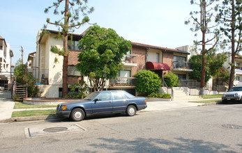 629 Orange Grove Ave in Glendale, CA - Foto de edificio - Building Photo