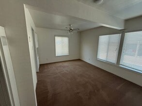 216 Anita Rd in Burlingame, CA - Building Photo - Building Photo