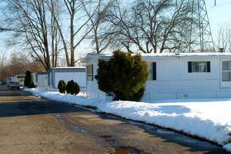 Genesee Forest Estates in Flint, MI - Building Photo - Building Photo