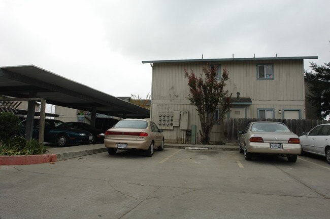 Del Monte Avenue Apartments in Castroville, CA - Foto de edificio - Building Photo