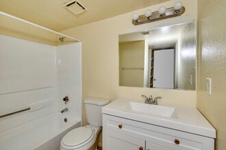 Papago Fairways in Phoenix, AZ - Foto de edificio - Interior Photo