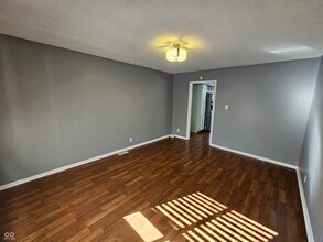 3121 Shadow Brook Dr in Indianapolis, IN - Building Photo - Building Photo