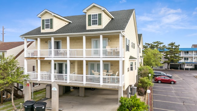 property at 12 39th St