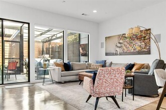 5957 Ross Ave in Dallas, TX - Building Photo - Building Photo
