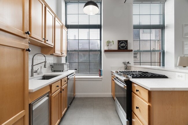 881 E 1st St in Boston, MA - Building Photo - Building Photo