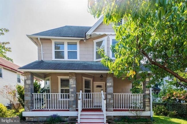 62 Waterloo Ave in Berwyn, PA - Building Photo - Building Photo