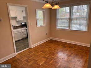 6617 E Wakefield Dr, Unit B2 in Alexandria, VA - Foto de edificio - Building Photo