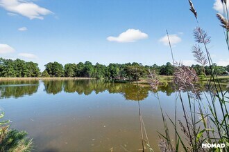 124 Pinesage Dr in West End, NC - Foto de edificio - Building Photo