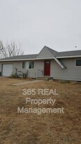 803 4th St in Pierce, CO - Building Photo
