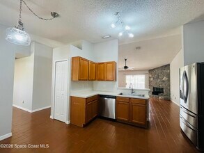 829 Honeysuckle Dr in Rockledge, FL - Building Photo - Building Photo