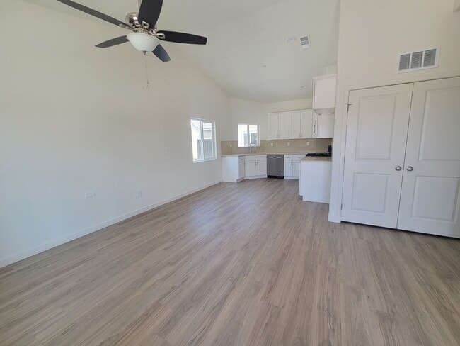 8414 Grandy St in Bakersfield, CA - Building Photo - Building Photo